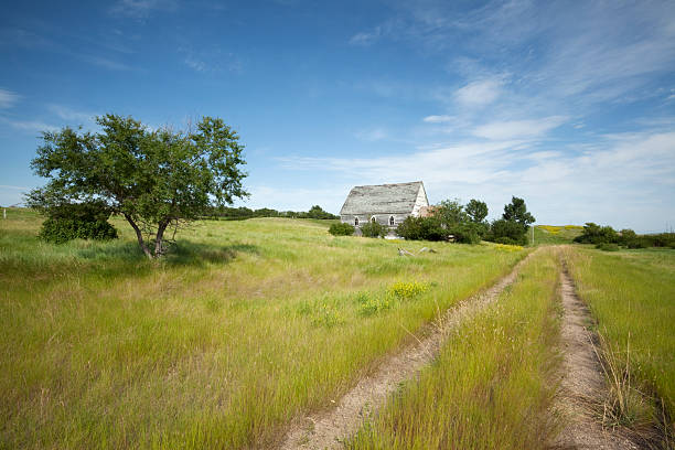 prairie scena - rural scene north america church landscaped zdjęcia i obrazy z banku zdjęć