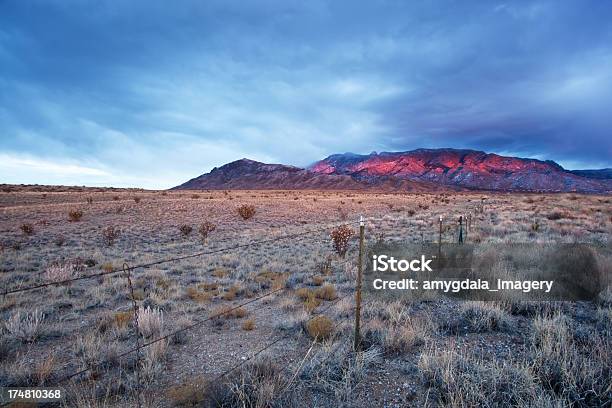 Landschaft Berge Sonnenuntergang Himmel Stockfoto und mehr Bilder von Albuquerque - Albuquerque, Alpenglühen, Berg