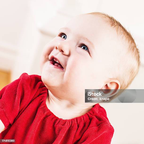 Cute Bebê Menina - Fotografias de stock e mais imagens de 6-11 meses - 6-11 meses, Aconchegante, Bebé
