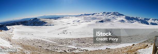 Photo libre de droit de Snow Mountains Panorama banque d'images et plus d'images libres de droit de Alpes européennes - Alpes européennes, Blanc, Bleu