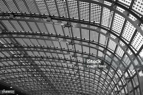 Photo libre de droit de Structure De Verre Et Dacier banque d'images et plus d'images libres de droit de Turin - Turin, Architecture, Image en noir et blanc