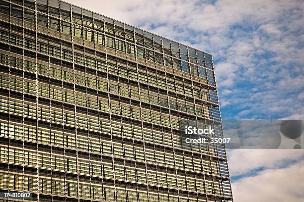 Edificio Dellunione Europea A Bruxelles - Fotografie stock e altre immagini di Affari - Affari, Alla moda, Ambientazione esterna