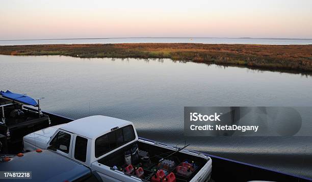 Na Wczesnym Rankiem Promu Ocracoke Zewnętrzny Koral Nc - zdjęcia stockowe i więcej obrazów Outer Banks - Stan Karolina Północna