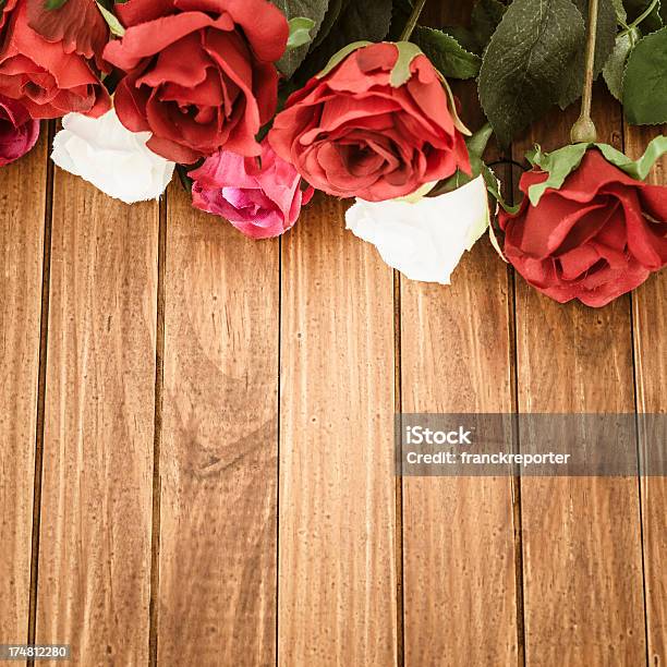 Rose Fondo De St Valentine Foto de stock y más banco de imágenes de Amor - Sentimiento - Amor - Sentimiento, Bed Of Roses - refrán en inglés, Brote