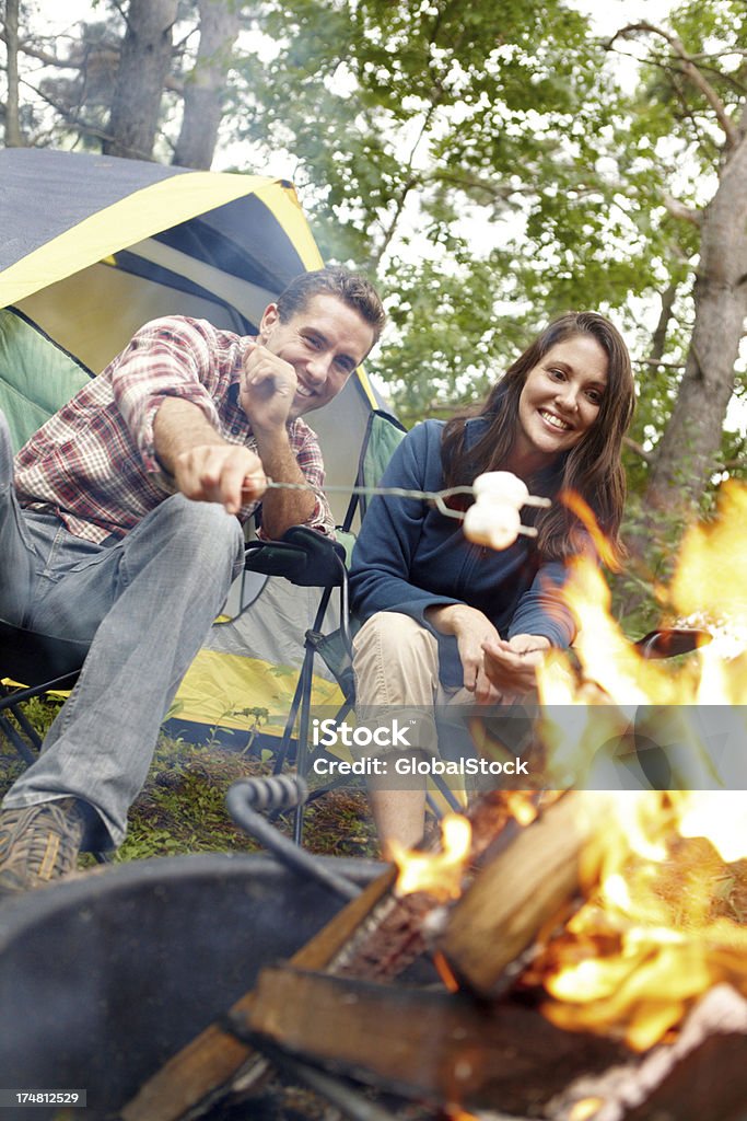 O perfeito acampamento a sobremesa! - Foto de stock de Acampar royalty-free