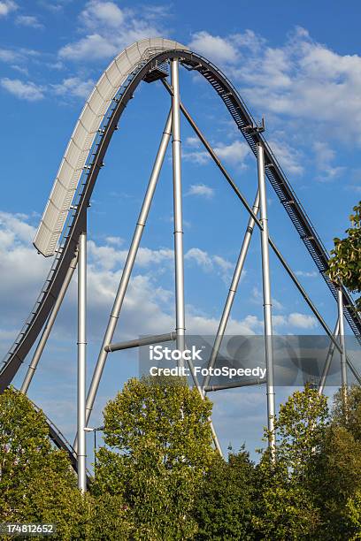 Achterbahn Stockfoto und mehr Bilder von Abwesenheit - Abwesenheit, Achterbahn, Angst