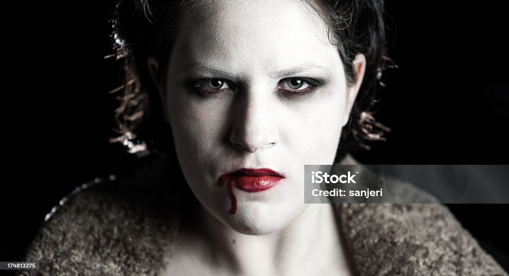 Bloody mulher - Foto de stock de Adulto royalty-free