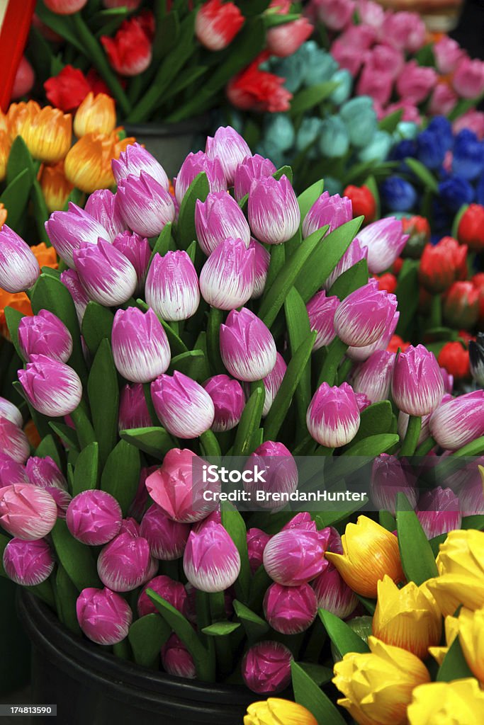 Eimer mit Blumen - Lizenzfrei Altertümlich Stock-Foto