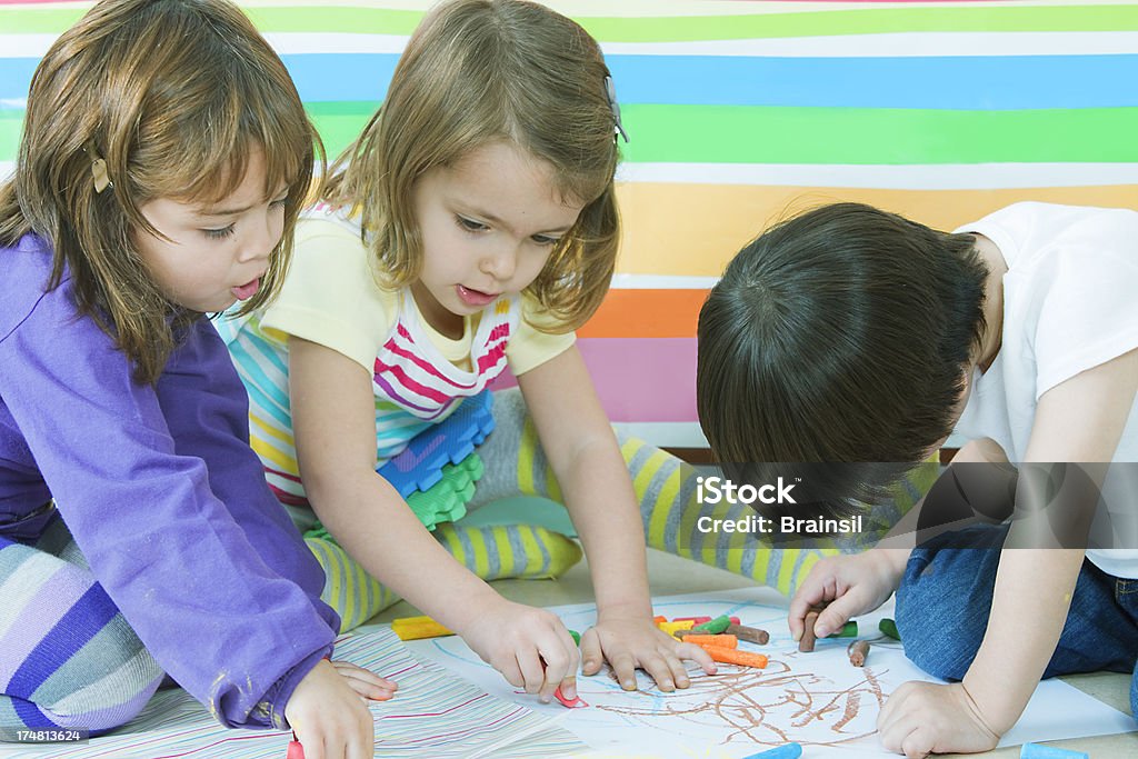 小さな子供遊び - 2歳から3歳のロイヤリティフリーストックフォト