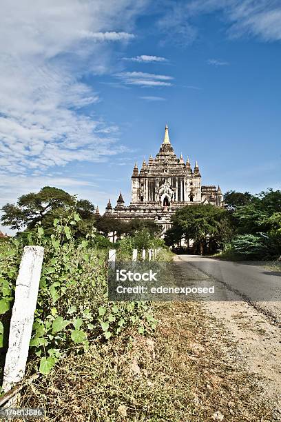 Templo De Ananda Phaya En Bagan Myanmar Foto de stock y más banco de imágenes de Aire libre - Aire libre, Arquitectura, Asia