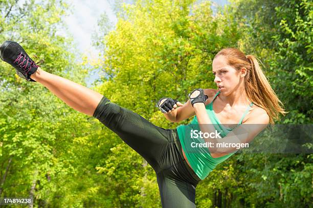 Foto de Impulso Lateral e mais fotos de stock de 30 Anos - 30 Anos, Adulto, Bem-estar