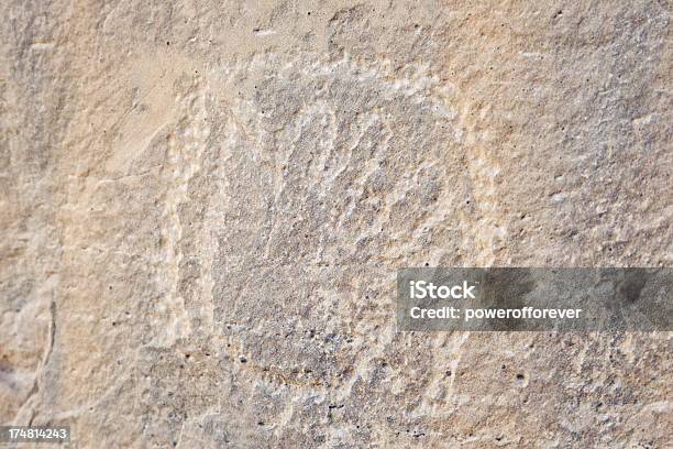 Petroglyphs En El Parque Nacional Mesa Verde Colorado Foto de stock y más banco de imágenes de Aire libre