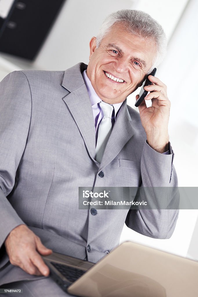 Senior hombre de negocios - Foto de stock de 60-64 años libre de derechos
