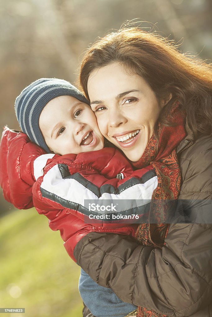 Madre e figlio - Foto stock royalty-free di Abbigliamento casual