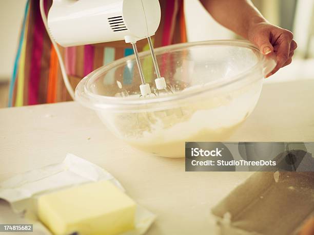 Foto de Preparação De Cookies e mais fotos de stock de Batedeira Elétrica - Batedeira Elétrica, Branco, Comida Doce