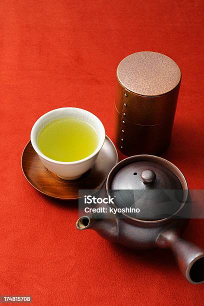 日本のグリーンティーを素晴らしいティーポット - 茶筒のストックフォトや画像を多数ご用意 - 茶筒, カップ, カラー画像