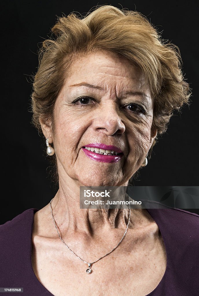 Sênior mulher hispânica - Foto de stock de 70 anos royalty-free