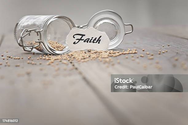 Senfkörnern In Einem Gefäß Zeichen Für Faith Stockfoto und mehr Bilder von Bildhintergrund - Bildhintergrund, Judentum, Religion