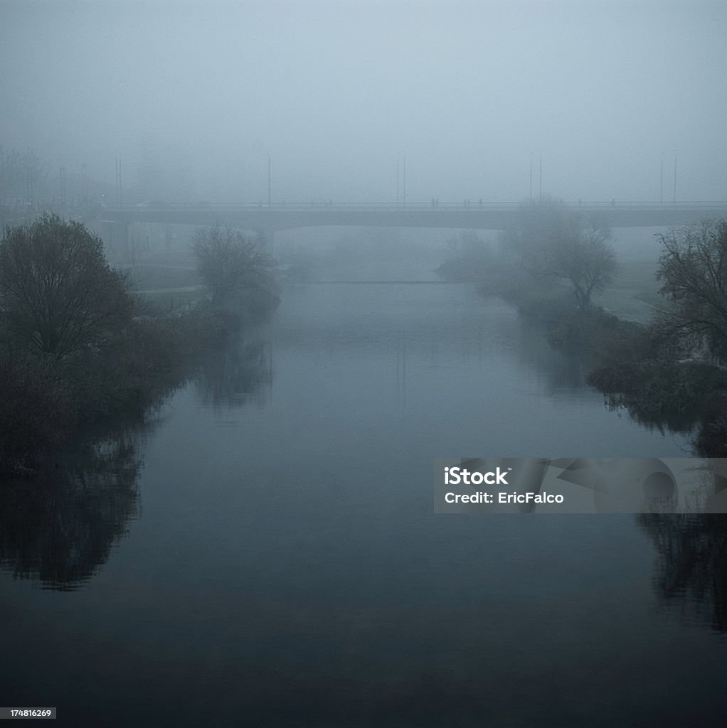 Foggy River - Lizenzfrei Bedeckter Himmel Stock-Foto