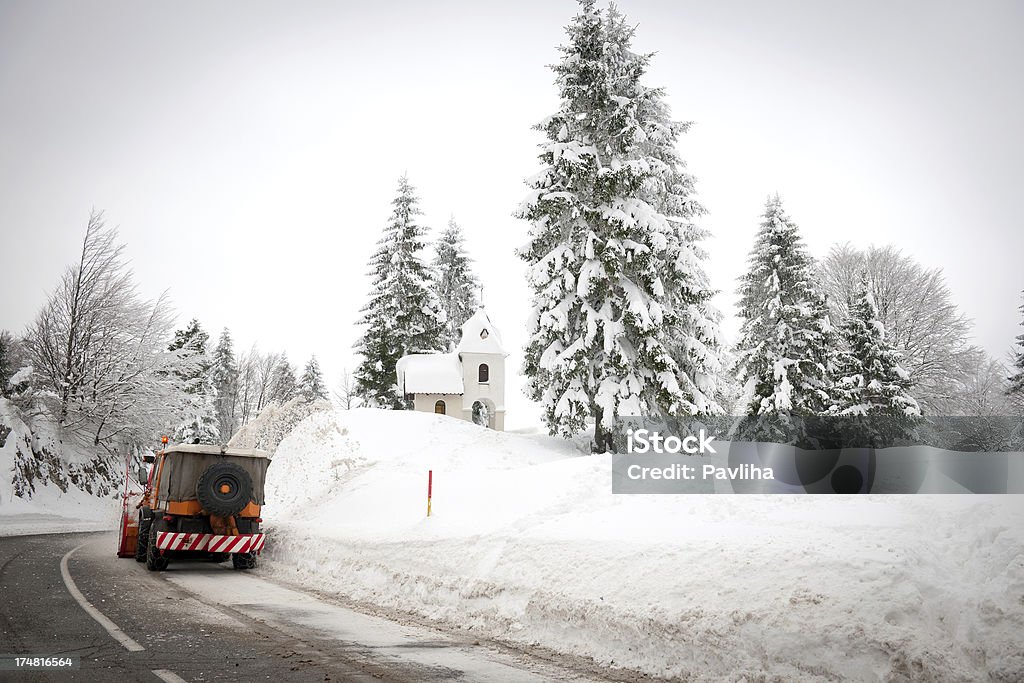 Snow Charrue et chapelle en Slovénie Europe - Photo de Activité libre de droits