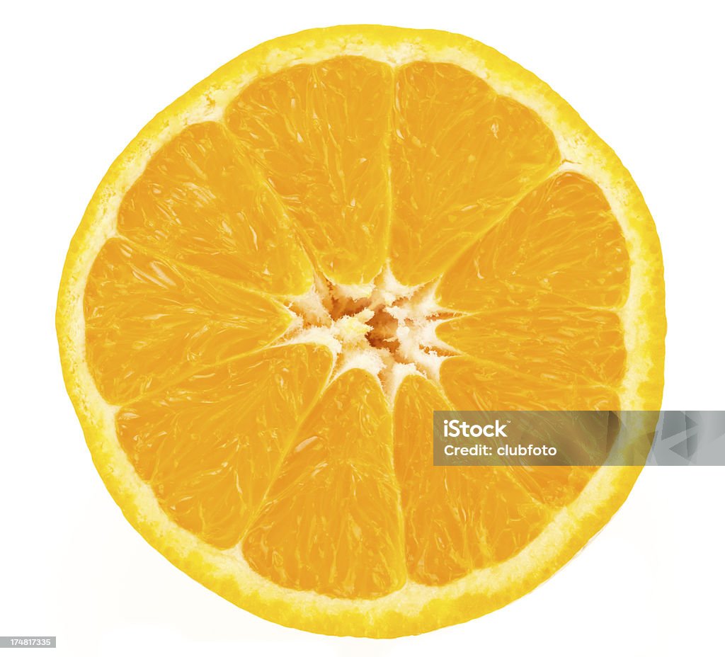 Arancia fresco tagliato a metà. - Foto stock royalty-free di Diviso in due parti