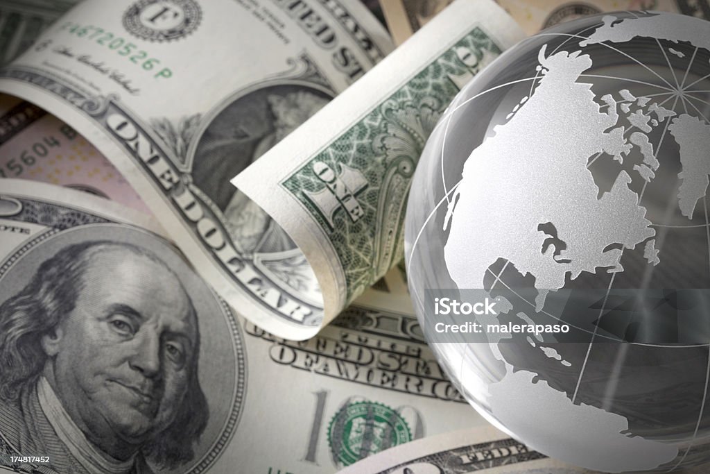 Globo com dólar contas - Foto de stock de Abundância royalty-free