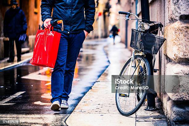 Stadt Leben In Italien Stockfoto und mehr Bilder von Altstadt - Altstadt, Ein Mann allein, Eine Person