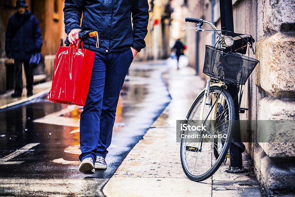 Vita di città in Italia - Foto stock royalty-free di Abbigliamento casual