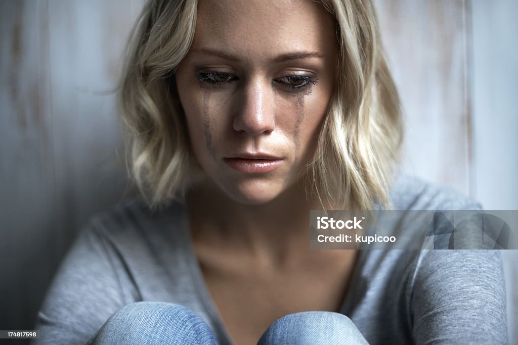 El catharsis de llorar - Foto de stock de Llorar libre de derechos