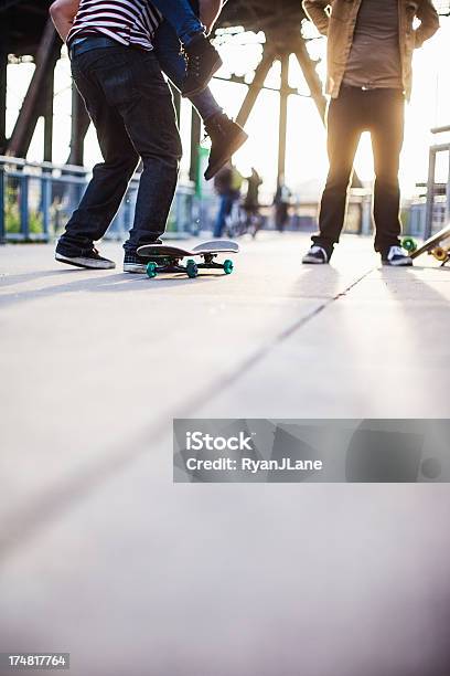 스케이트보드 청소년 문화 건강한 생활방식에 대한 스톡 사진 및 기타 이미지 - 건강한 생활방식, 공동체, 남성