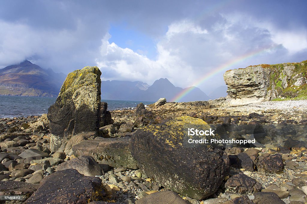 ブラック Cullins acros Elgol 、レインボー表示されます。 - イギリスのロイヤリティフリーストックフォト