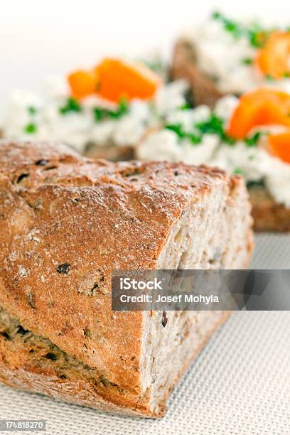 Foto de Pão Com Queijo e mais fotos de stock de Alimentação Saudável - Alimentação Saudável, Branco, Café da manhã
