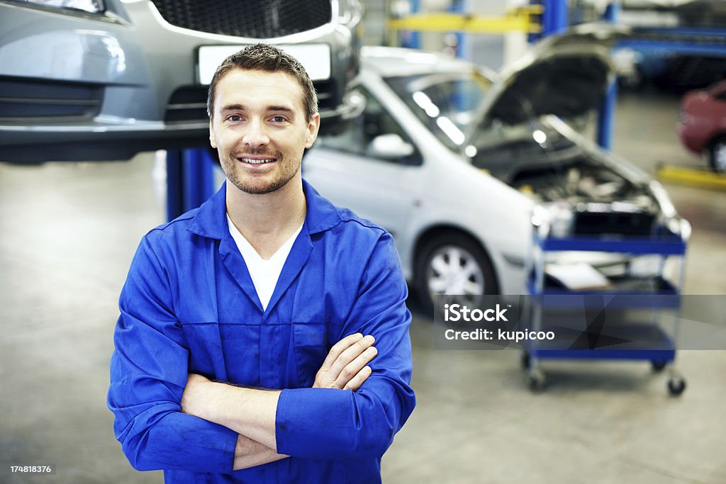 Sé cada motor por dentro y por fuera. - Foto de stock de Adulto libre de derechos