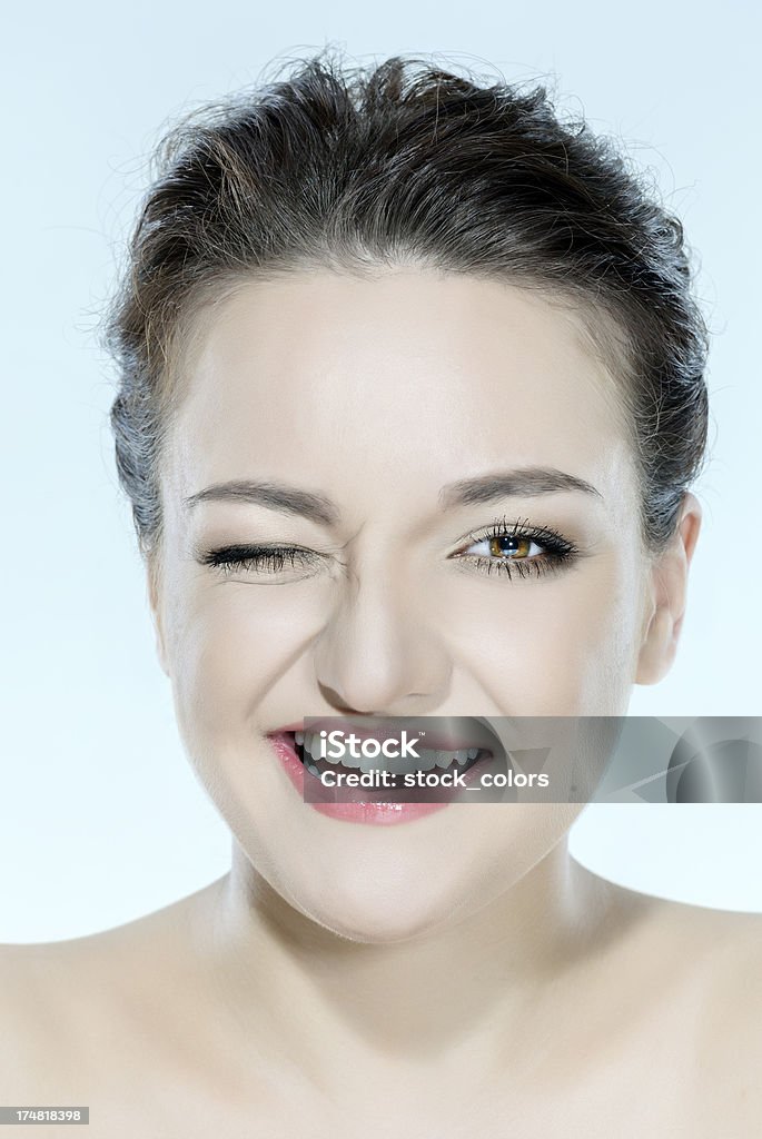 Mulher winking - Foto de stock de 20-24 Anos royalty-free