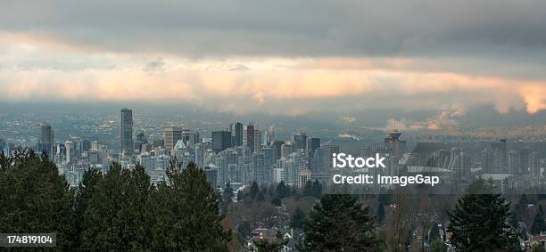 Photo libre de droit de Vue Panoramique De Vancouver banque d'images et plus d'images libres de droit de Appartement - Appartement, Arbre, Architecture