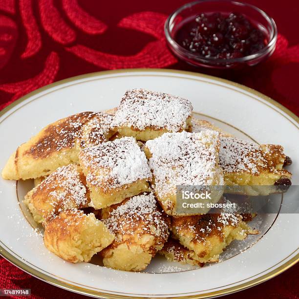 Kaiserschmarrn - zdjęcia stockowe i więcej obrazów Jedzenie - Jedzenie, Kultura austriacka, Bez ludzi