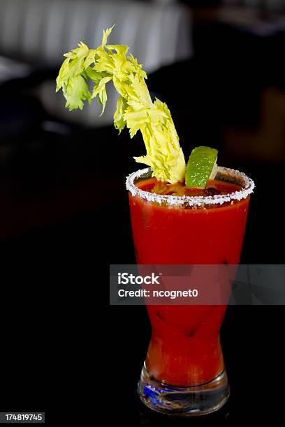 Foto de Bloody Mary No Bar e mais fotos de stock de Aipo - Aipo, Bar, Bebida