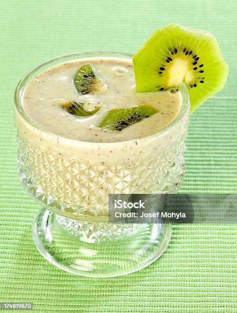 Kiwi Und Bananensmoothie Stockfoto und mehr Bilder von Banane - Banane, Dicht, Erfrischung