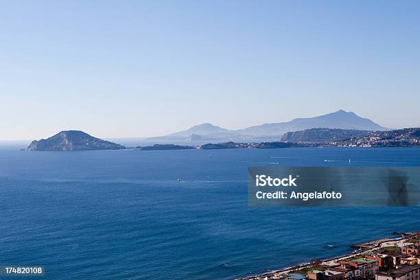 Pozzuoli Küste Die Bucht Von Neapel Italien Stockfoto und mehr Bilder von Anlegestelle - Anlegestelle, Berg, Blau