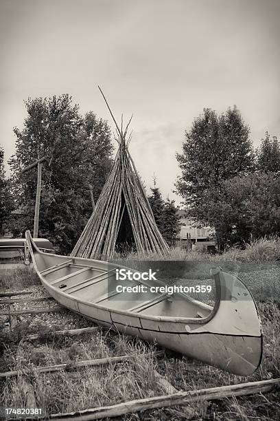 Tipi I Birch Kora Kanadyjka - zdjęcia stockowe i więcej obrazów Kanadyjka - Kanadyjka, Brzoza, Kora