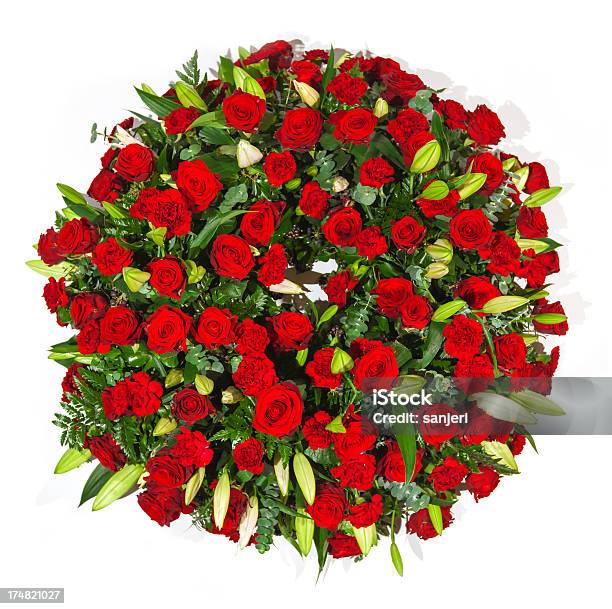 Blumenarrangement Stockfoto und mehr Bilder von Begräbnis - Begräbnis, Freisteller – Neutraler Hintergrund, Blume