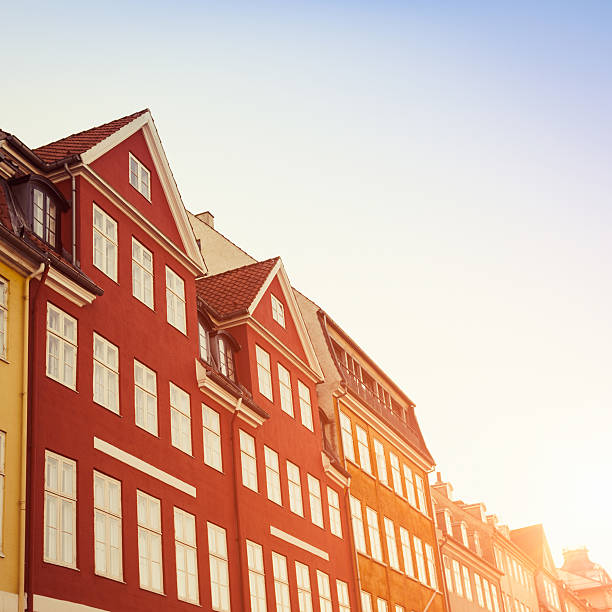 nyhavn multicolored dom fasada w kopenhadze - cloud house blue danish culture zdjęcia i obrazy z banku zdjęć