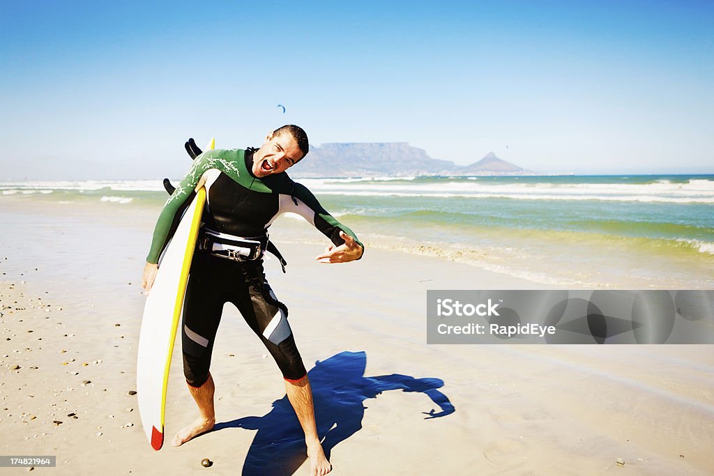 Kitesurf homem toca o enganar, Table Mountain em segundo plano - Royalty-free Homens Foto de stock