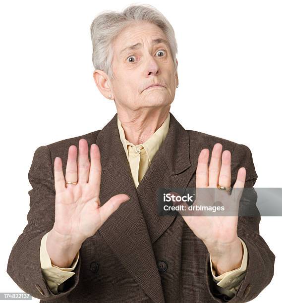 선임 여자의 손을 고정함 있는 오버워터 손동작 60-64세에 대한 스톡 사진 및 기타 이미지 - 60-64세, 60-69세, 65-69세