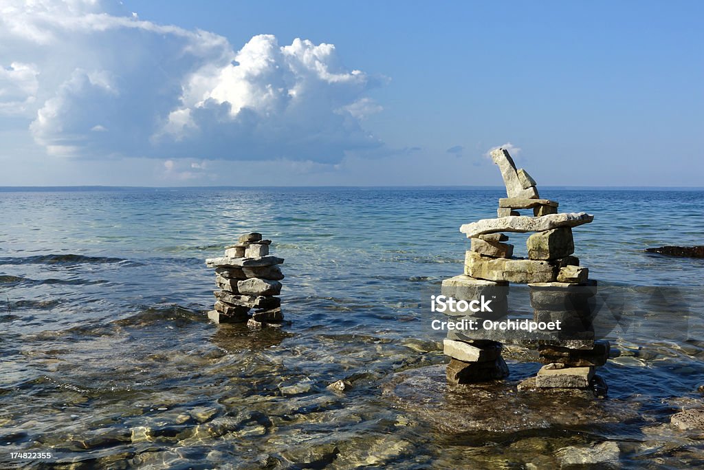 Inukshuks - Foto de stock de Inukshuk royalty-free