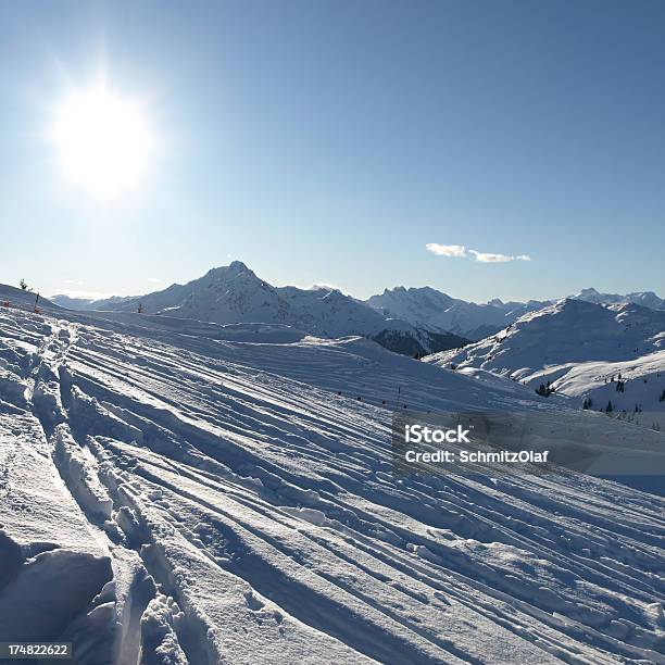 冬のアルプスフォラルルベルクオーストリア - ウィンタースポーツのストックフォトや画像を多数ご用意 - ウィンタースポーツ, オーストリア, スクエア