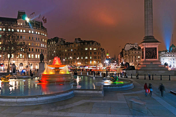 istock Fountain at night in Trafalgar Square 174822637