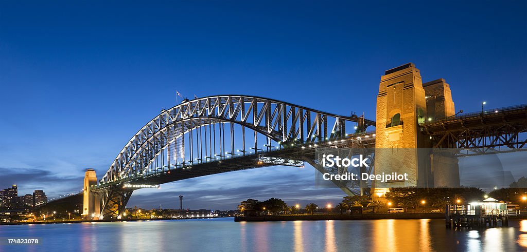 Sydney Harbour Bridge de nuit en Australie - Photo de Australie libre de droits