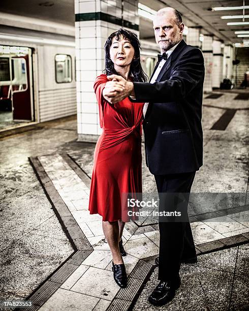 Foto de Dança Casal e mais fotos de stock de 40-44 anos - 40-44 anos, 40-49 anos, 60-64 anos