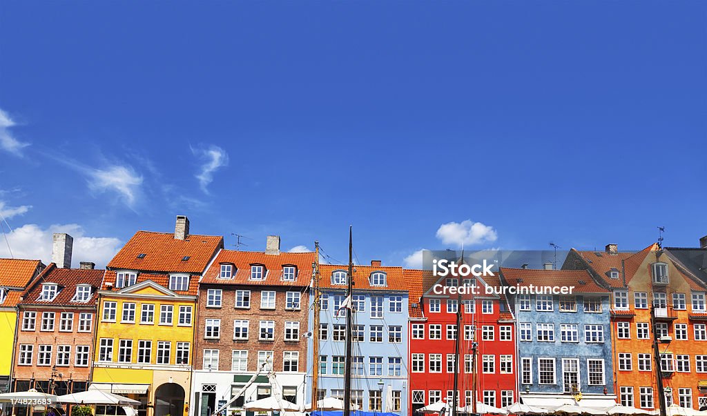 Case colorate in Nyhavn, Copenhagen, Danimarca - Foto stock royalty-free di Ambientazione esterna
